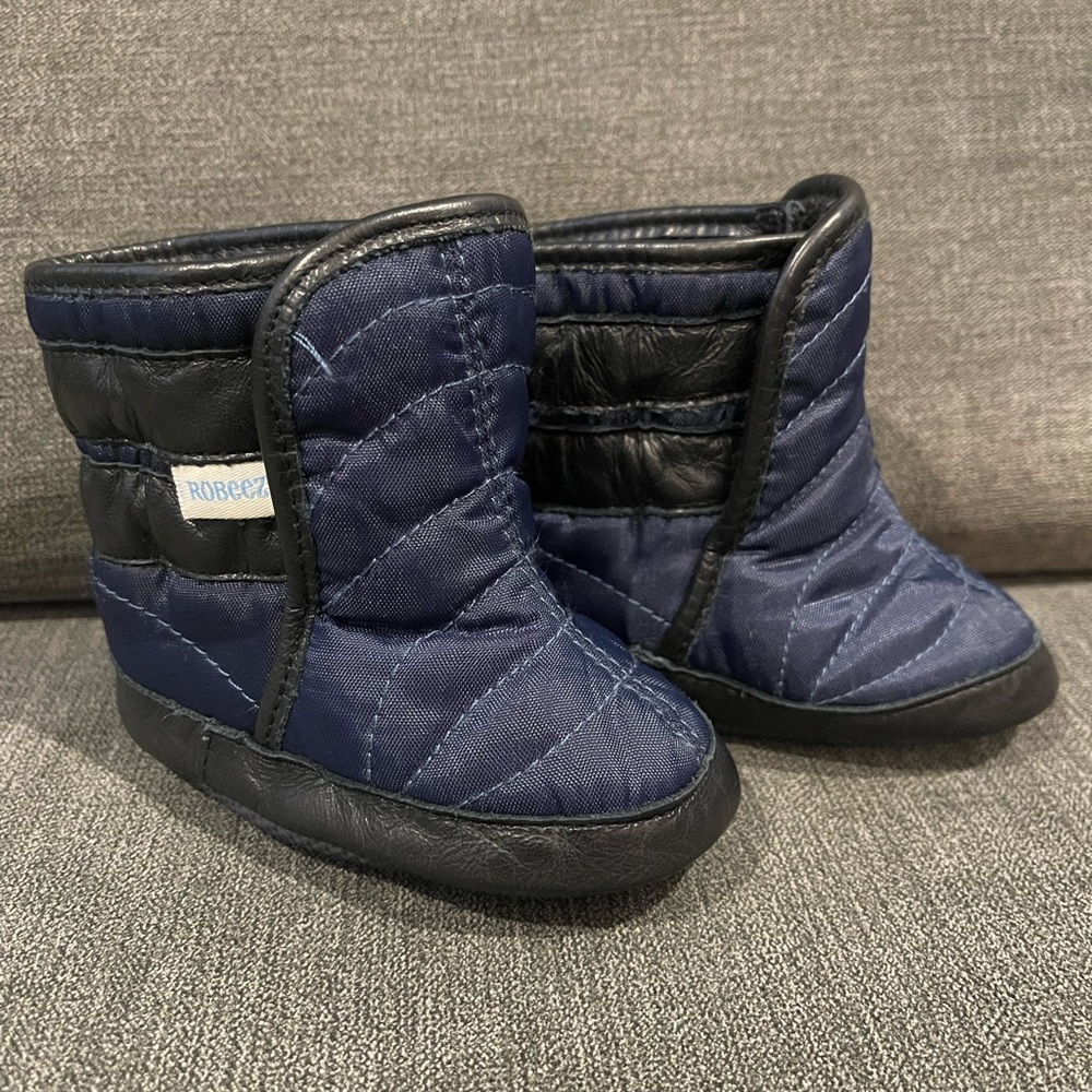 ROBEEZ  first booties size 6-12 months